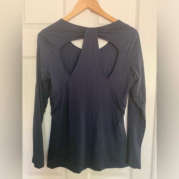 NUX Gray Striped Athletic Top: Round Neck, Back Cutouts, Long Sleeves L - Picture 2 of 7
